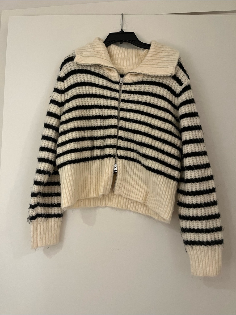 Universal Thread Cream & Black Striped Zip Cardigan